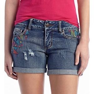 Cute! Sz 9 Celebrity Pink Jean Shorts